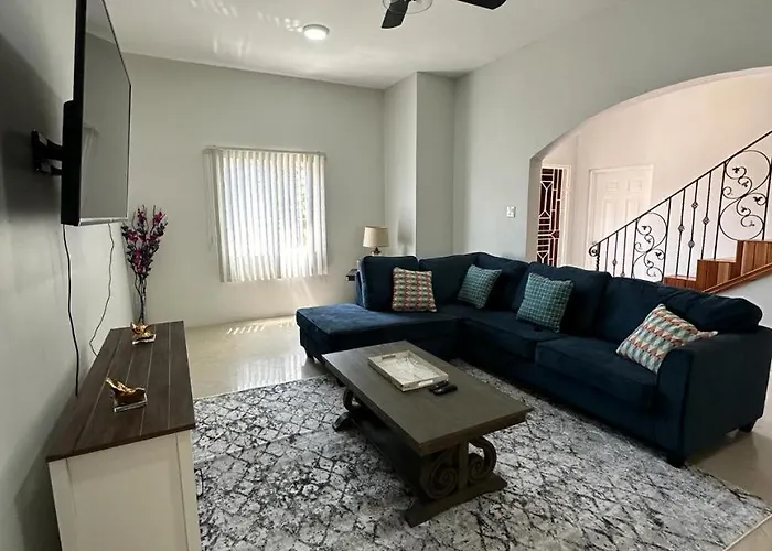 Villa Serene Luxe 3br Family Friendly Mobay