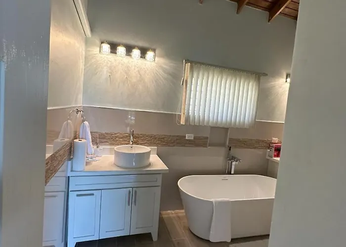Serene Luxe 3br Family Friendly Mobay * Montego Bay